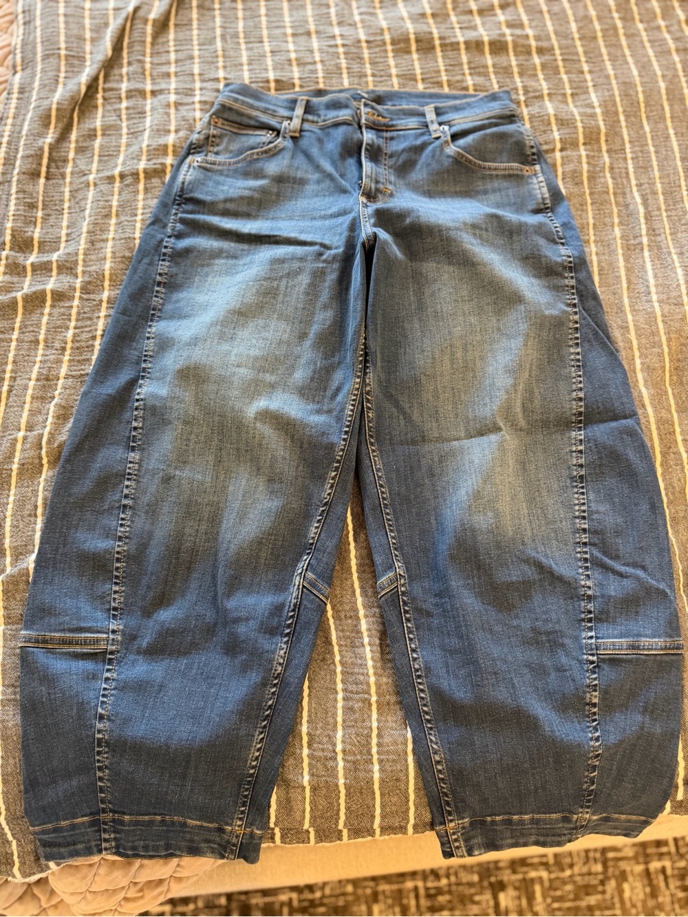RUTI barrel jeans. Worn ONCE. Size 10